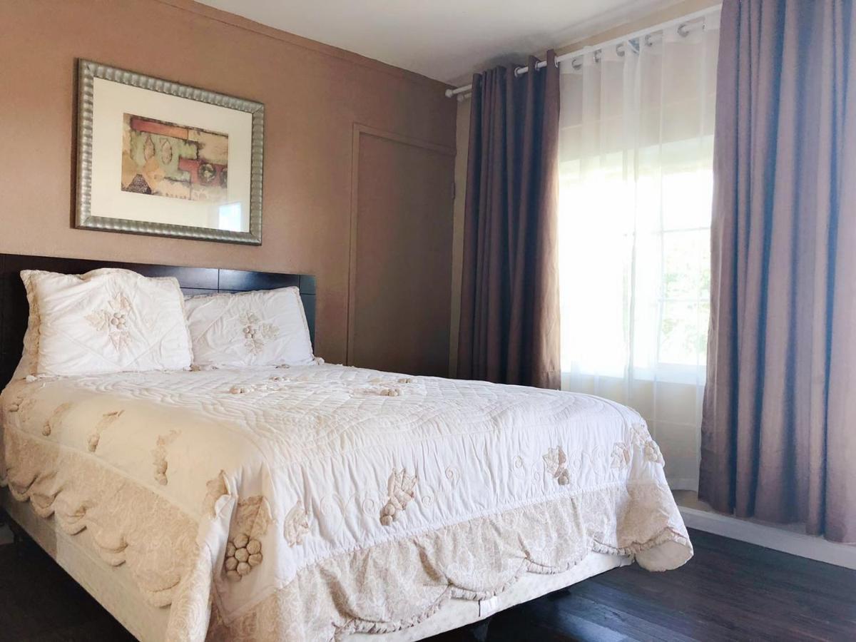 هيميت Royal Inn And Suites المظهر الخارجي الصورة