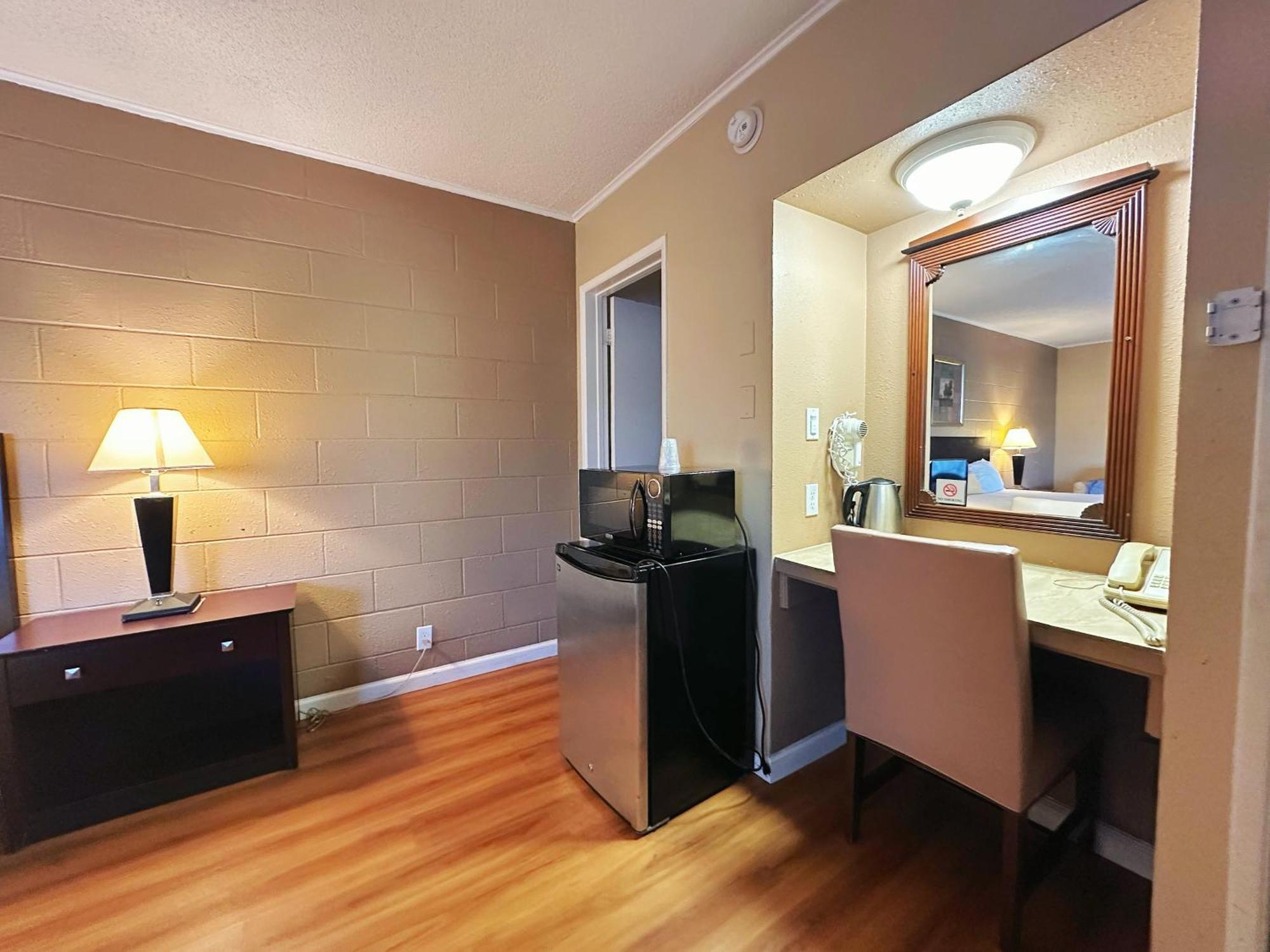 هيميت Royal Inn And Suites المظهر الخارجي الصورة