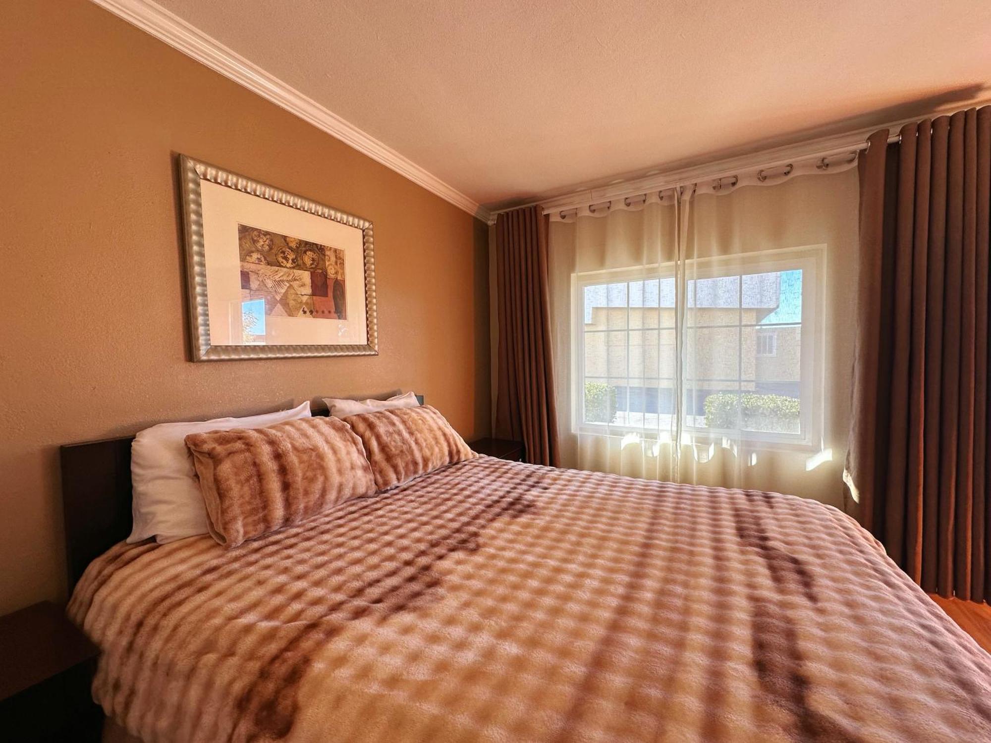 هيميت Royal Inn And Suites المظهر الخارجي الصورة