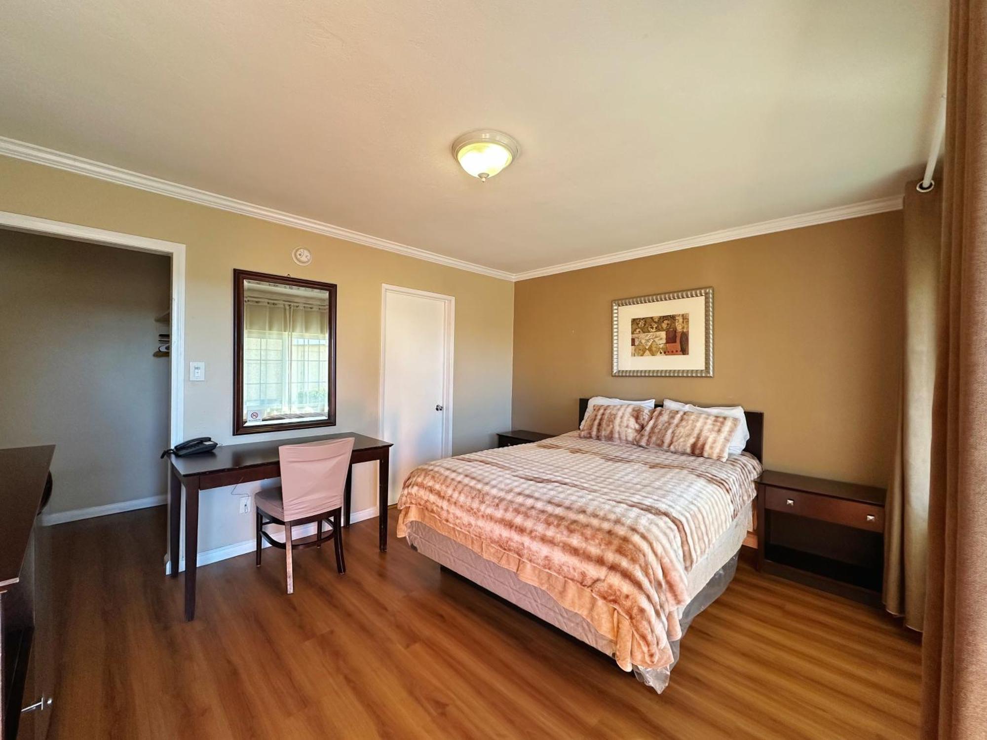 هيميت Royal Inn And Suites المظهر الخارجي الصورة