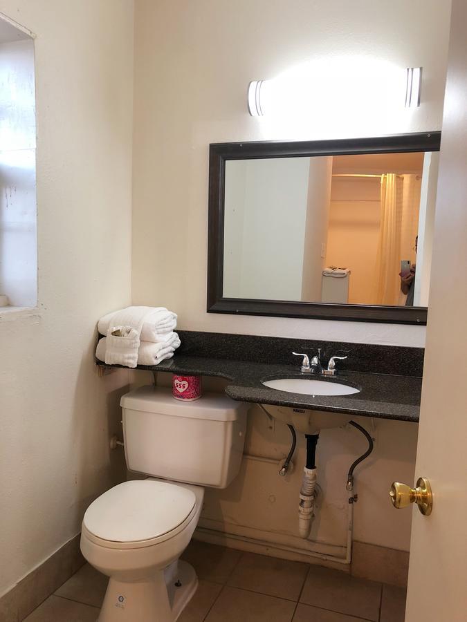 هيميت Royal Inn And Suites المظهر الخارجي الصورة