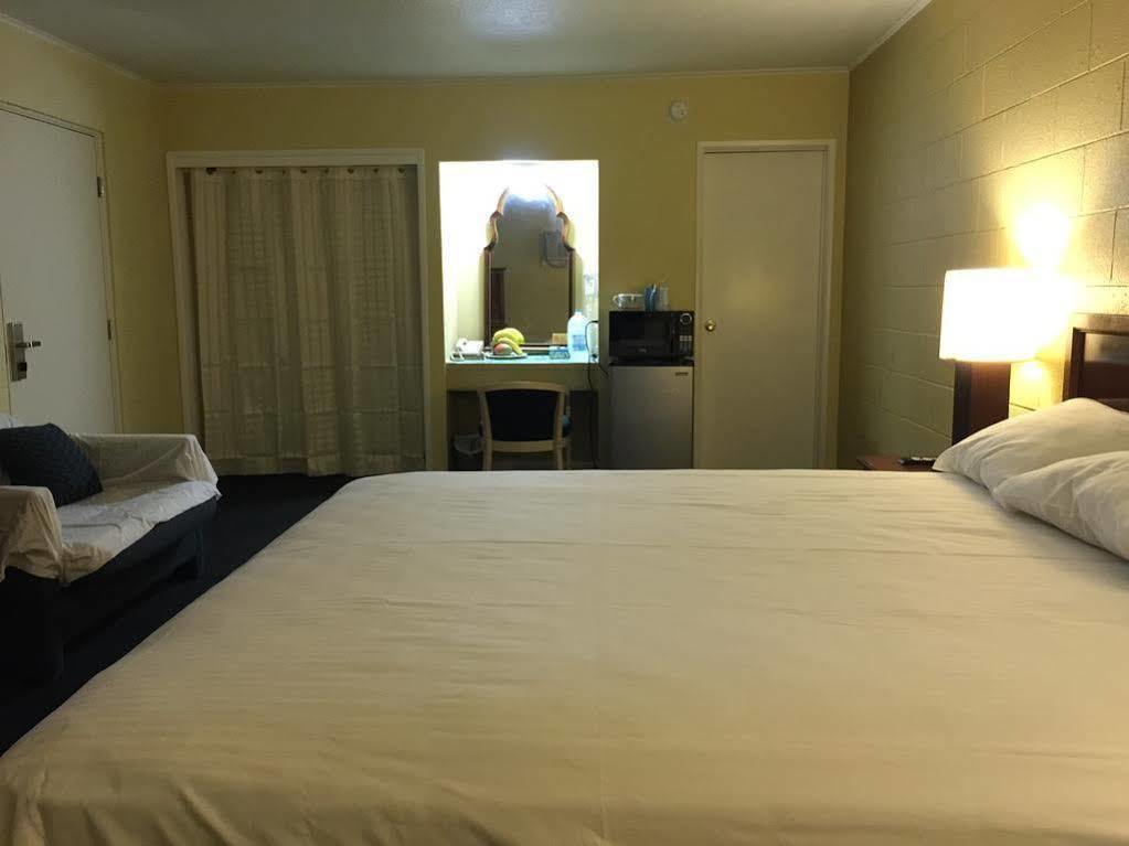 هيميت Royal Inn And Suites المظهر الخارجي الصورة
